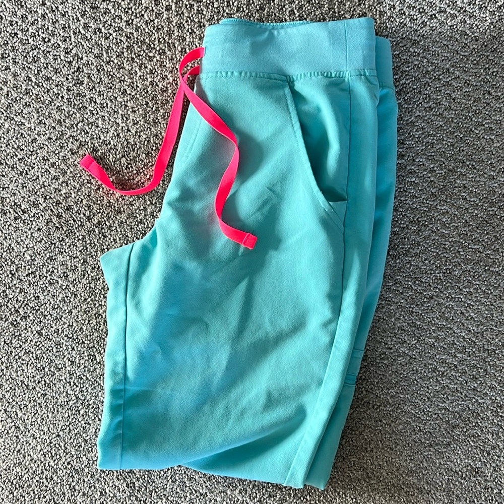 FIGS Zamora Jogger Scrub Pants